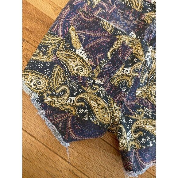 We The Free Women's Paisley Print Distressed Denim High-Waisted Shorts Size 26 - Picture 5 of 10